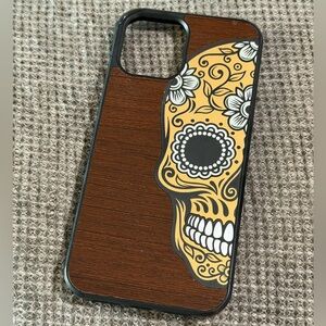 Keyway Calavera wood & gold phone case